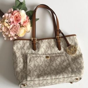 MICHAEL Michael Kors Signature Jet Set Medium White Michael Kors Tote